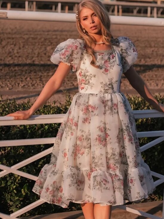 Jessakae Dresses & Skirts - Floral Vintage Dress